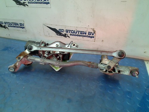 Windscreen wiper motor - windscreen, nissan