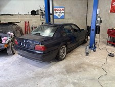 BMW E38 735i Orient Blue