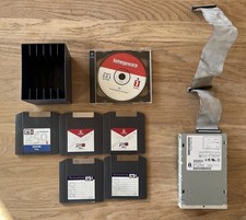 Iomega Zip 250 drive + 5 x 250 Zip disks + cables + CD manual + CD installation