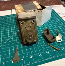 NOS RARE Vintage YALE Surface Rim Night Latch No Keeper Salvage External + key