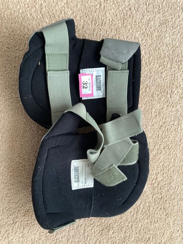 Blackhawk knee pads issued - issued,