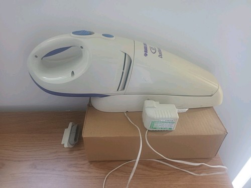 Black decker dustbuster 12v - decker,