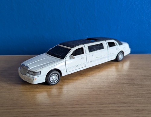 1999 lincoln town car white - 1999,