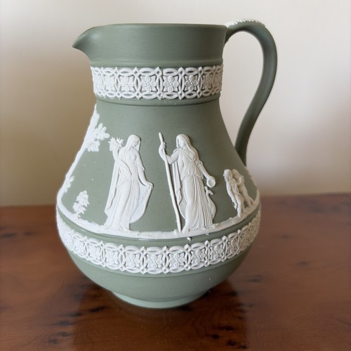 Wedgwood green jasperware pot - green,