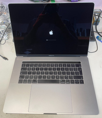 Apple macbook pro - pro, (2017)