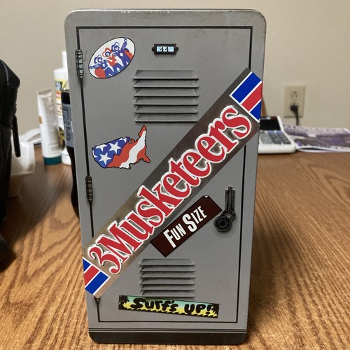 Vintage musketeers locker - 3,