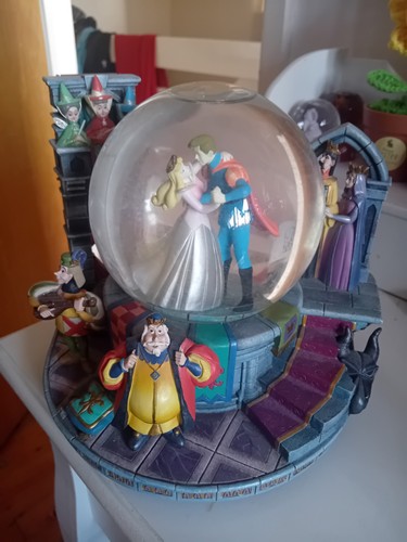 Snowglobe disney aurora - snowglobe,