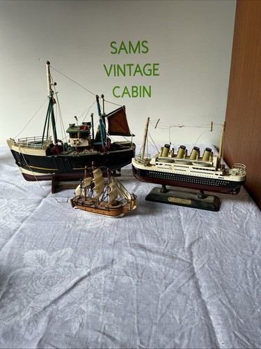 Vintage wooden model - 3x,