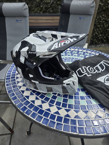 Airoh helmet size xl worn - xl,