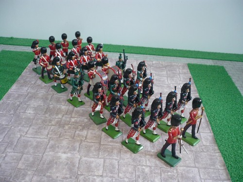 Britains marching highland - britains,