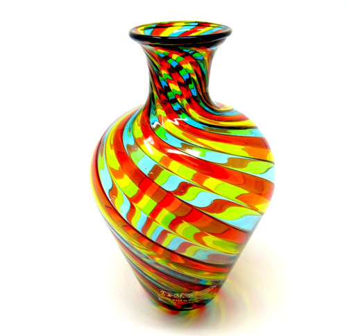 Striking signed murano art - signed,