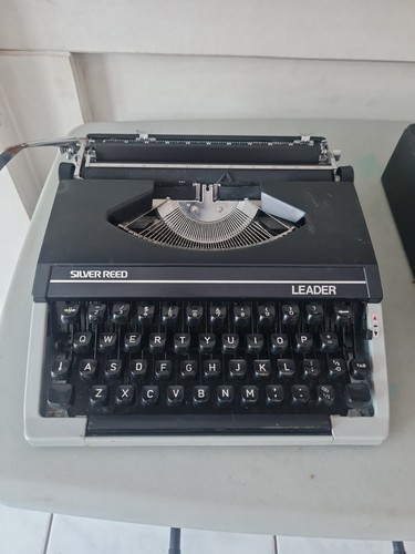 Silver reed leader portable - silver,