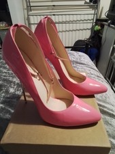 SEXY HIGH HEELS CROSSDRESSER