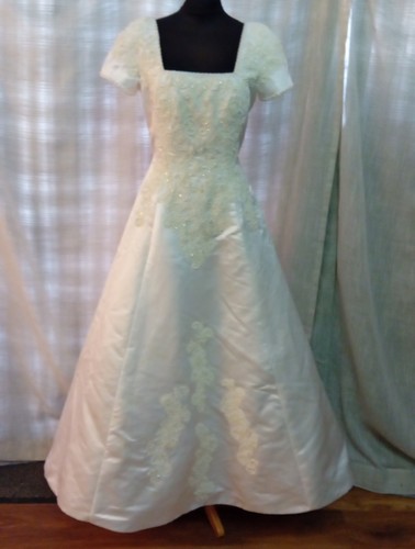 Wedding dress size ivory - 12,