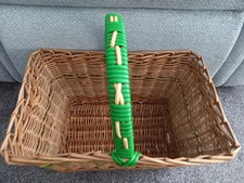 WICKER BASKET WITH GREEN AND