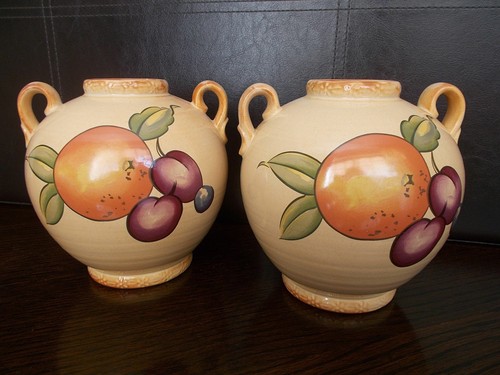 Hornsea yeovil urns 2 - , x