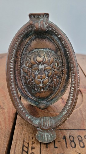 Vintage solid brass - brass, lion's