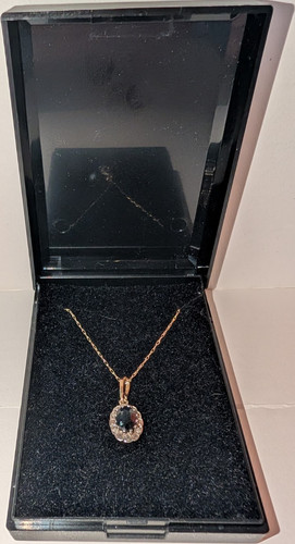 9ct yellow gold oval - 9ct,