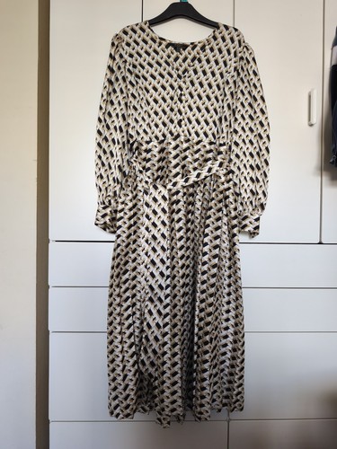 Lipsy london dress size - london,