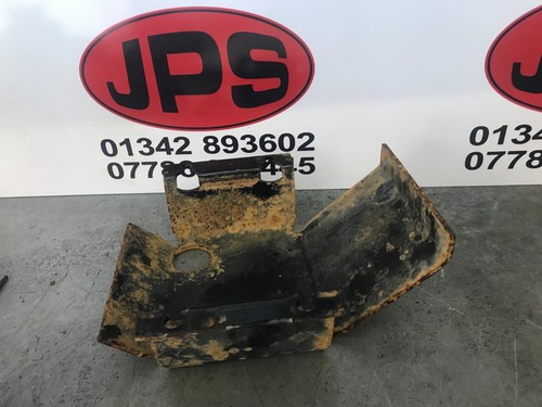 Rear axle bolt - on, guard