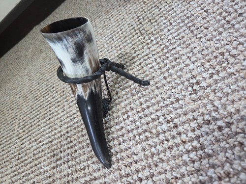 Small drinking horn with - small,