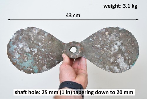 Boat propeller prop - ,