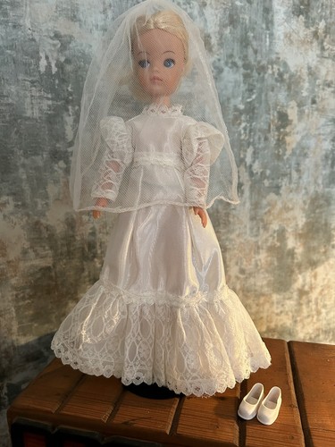 Vintage 1970s sindy doll - 🩷,