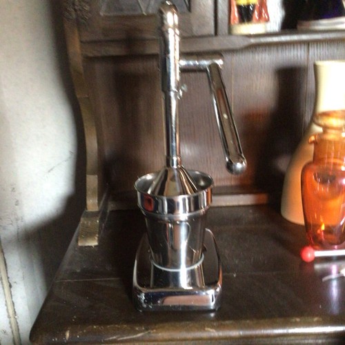 Manual fruit hand press citrus - fruit,