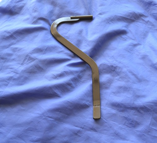 Knee bar cylinder - knee, cam