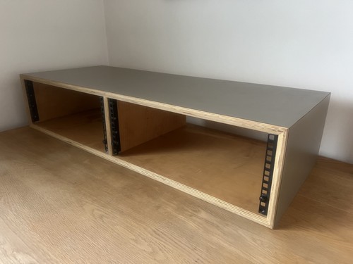 Double studio rack with - ,