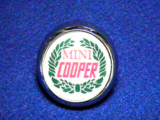 CLASSIC MINI BONNET BADGE WITH