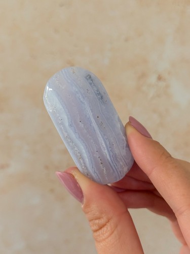 Blue lace agate palmstone - lace,