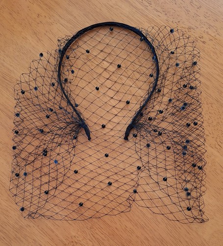 Pretty black net face - black, on