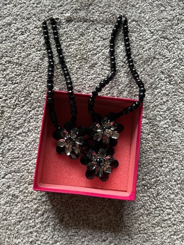Butler wilson necklace - &,