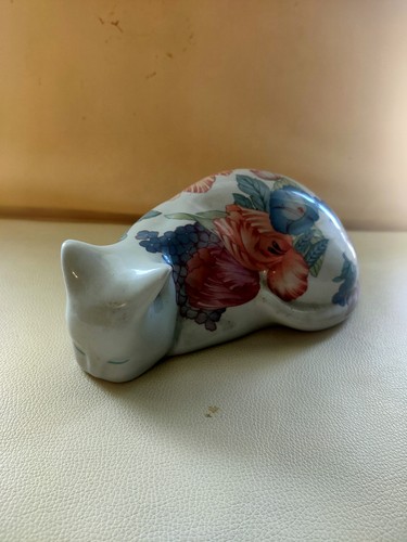 Porcelain cat figurine by - ,