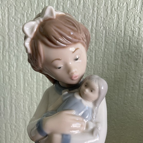 Nao porcelain girl - nao,