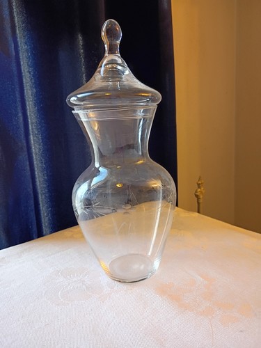 Bonbon jar also known - bonbon,