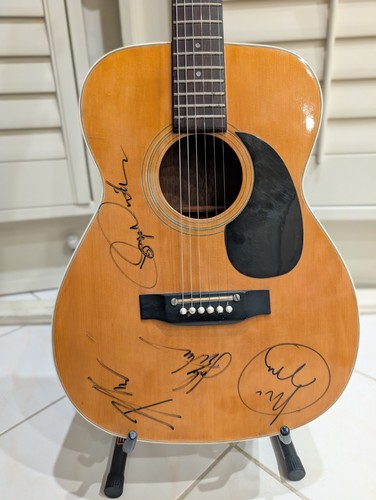 The who signed acoustic - signed,