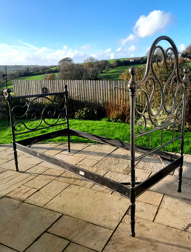 Heavy large black painted - black,