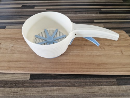 Vintage kitchen flour sifter - vintage,