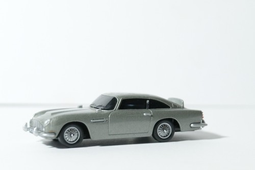 Exclusive james bond - jp,