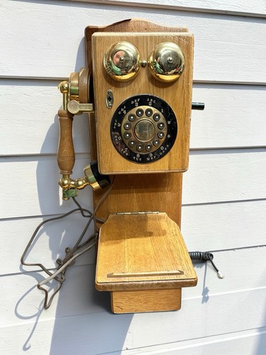 Country talk wall - talk, telephone