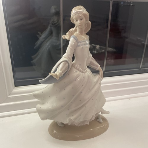 Lladro cinderella 4828 - cinderella,