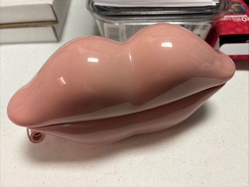 Vintage retro pink lip - retro,