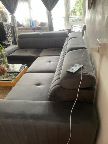 Large shaped sectional - l,