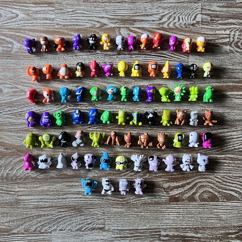Complete gogo crazy bones - complete,