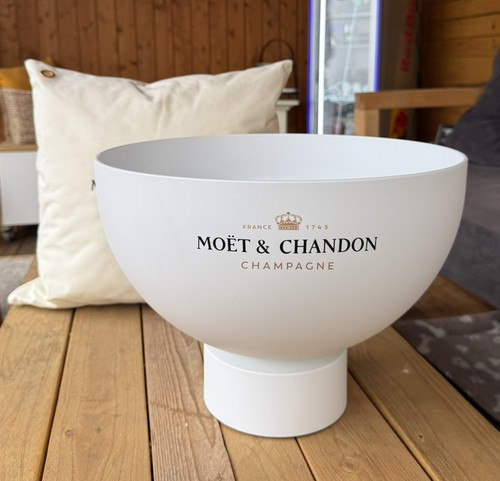 Moet chandon champagne - &,