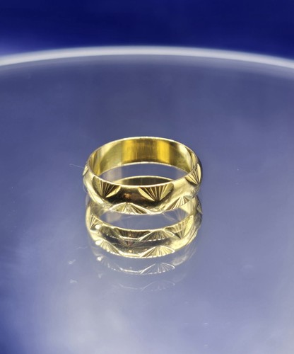 22ct gold patterned band - gold,