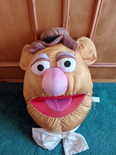 Fozzie bear muppet head - bear,