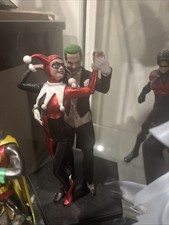 joker and harley quinn statue Iron Studios